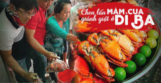 Choáng váng cảnh chen lấn giành giật mua “mâm cua dì Ba” ở Sài Gòn, 10 phút bán 30kg