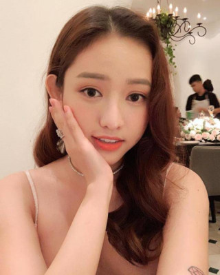 Đã hút 2kg mỡ thừa, Thúy Vi vẫn bị CĐM phát hiện dùng app chỉnh eo... lệch cả rốn