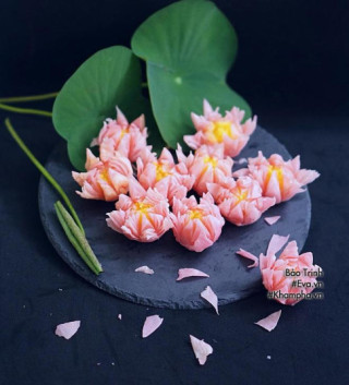 Gái xinh gợi ý cách làm bánh Trung thu hoa sen chiên ngàn lớp đẹp mê mẩn, hút nghìn like