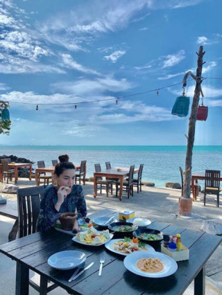 Hồ Ngọc Hà than thở “ăn như chết đói” sau chuyến detox thải độc dài ngày ở Thái Lan