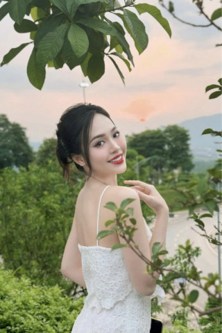 Hội Hoa, Á hậu Việt đồng loạt đổi kiểu tóc để tránh nóng, các nàng tham khảo để ứng dụng ngay