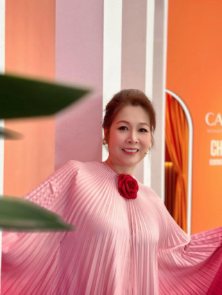 Hồng Vân để lại kiểu tóc từng làm “bao trai làng say đắm”, nhiều thập kỷ trôi qua vẫn là huyền thoại