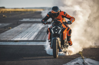 KTM trình làng 1390 Super Duke R Evo 2024 với vẻ ngoài đầy hung hãn