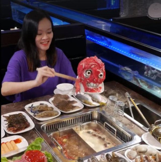 Lấy thịt từ đầu lâu để nhúng lẩu, khách còn bị dọa ma “té khói” nếu ăn ở nơi này