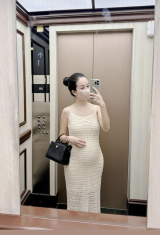 Ly Kute gần cuối thai kì dáng vẫn nuột, da vẫn sáng nhờ chăm rửa mặt bằng thứ nước 0 đồng