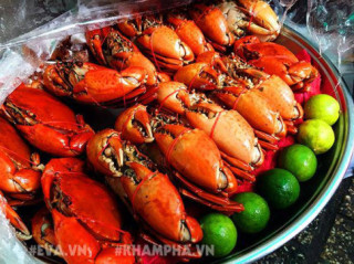 Mâm cua vỉa hè của Dì Ba Sài Gòn bất ngờ bị tố bán “cua thúi”, khách mắng xối xả
