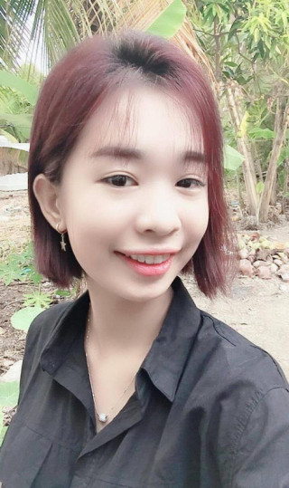 Mang ảnh hot girl đi làm tóc giá 1,8 triệu, cô gái điếng người nhận lại kiểu tóc “điện giật”