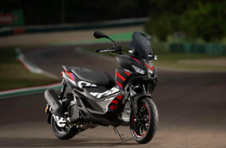 Ra mắt Phiên bản Aprilia SR GT 200 Replica 2023 mang màu sắc đội đua hoàn toàn mới