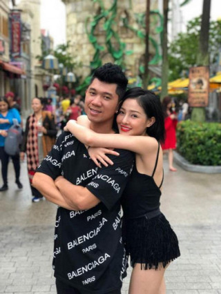Selfie bên bạn trai với khuôn mặt băng bó chằng chịt, Ngân 98 cũng mới “lên đời” nhan sắc?