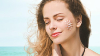 Thời tiết 40-45 độ, 4 món mỹ phẩm này cô gái nào cũng phải có nếu không muốn thành than!