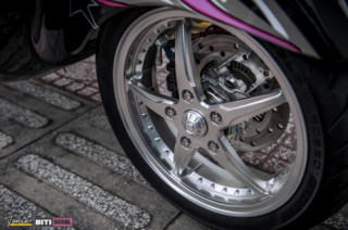 Vespa độ trợ lực cổ hầm hố nâng tầm thẩm mỹ và cải thiện hiệu năng