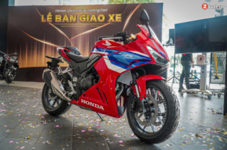 Cận cảnh Honda CBR500R 2024 tại đại lý có thiết kế thể thao ăn đứt đàn anh