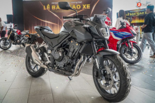 Chi tiết Honda CB500 Hornet mới tại showroom được cải tiến cả về thiết kế và trang bị