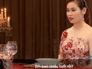 Dàn host “hoảng hồn” khi thí sinh Hoa hậu Hoàn vũ trả lời tiếng Anh là 59 tuổi