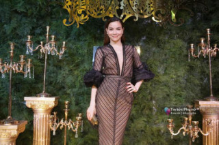 Hồ Ngọc Hà diện váy xẻ, quyến rũ bên cạnh Kim Lý tại sự kiện
