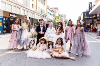 Loạt mẫu nhí gây “náo loạn” Hà Nội khi lên đồ, tạo dáng không thua người lớn!