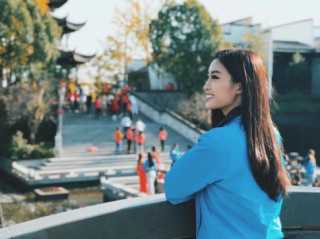 Miss World 2017: Đỗ Mỹ Linh lại khiến fans “nở mũi” khi giới thiệu Việt Nam bằng tiếng Anh