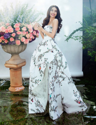 Sao đẹp tuần qua: Nắng nóng đến đâu nhìn Hà Hồ, Phạm Hương, Diễm My là cảm thấy sảng khoái