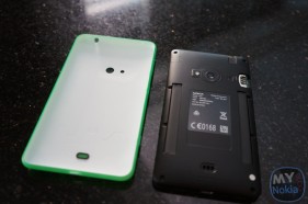 Lumia 625: Hướng dẫn tháo nắp lưng và gắn thẻ SIM/Micro SD