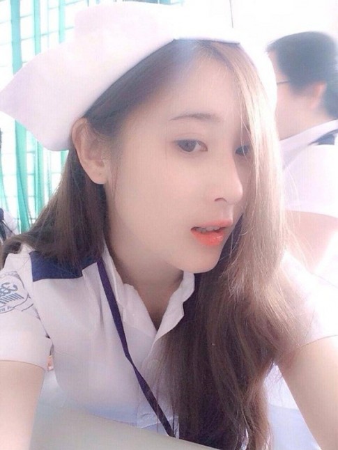 ‘Say đắm’ với hot girl Trường Dược