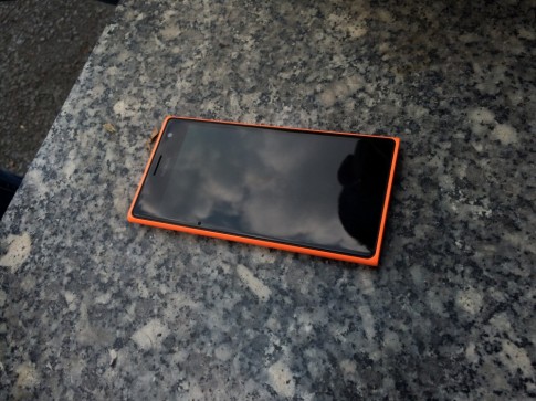 Đánh giá chi tiết Lumia 730: tốt từ thiết kế cho đến camera