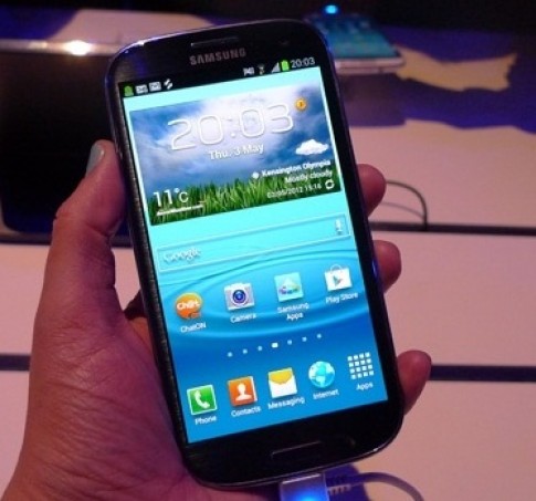 Đánh giá kiểu dáng thiết kế của Samsung Galaxy a3