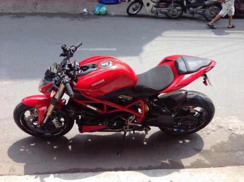 Ducati Streetfighter 848 2013 vô nhiều đồ chơi ở Việt Nam
