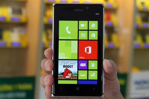 Giá bán Lumia 925 giảm mạnh thêm lần nữa
