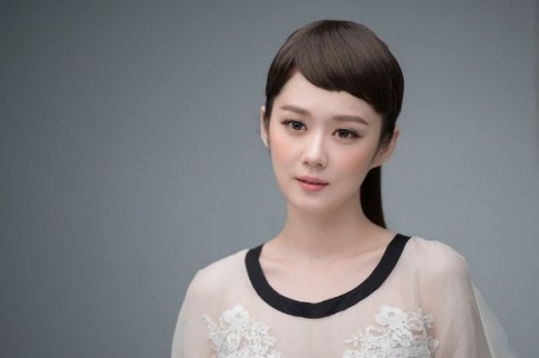 Jang Nara khoe ảnh hậu trường 34 tuổi trẻ như 20