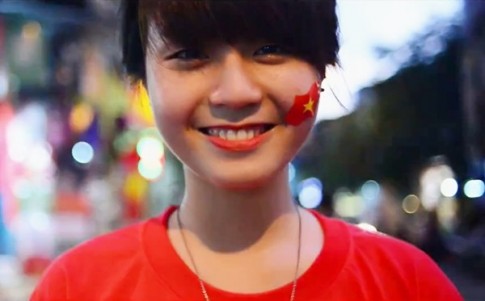 Nữ sinh Hà Nội xinh đẹp và clip “Tôi yêu hòa bình” cực ý nghĩa
