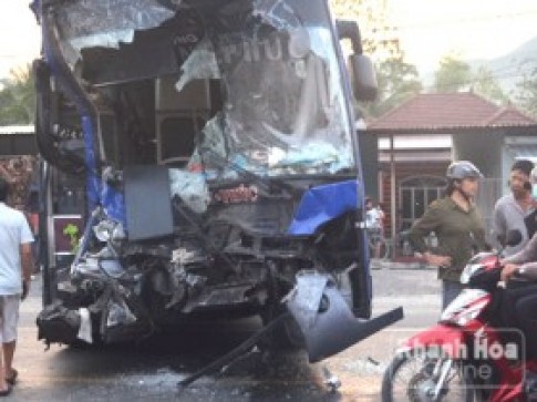 Tai nạn kinh hoàng ở Khánh Hòa, 9 người bị thương