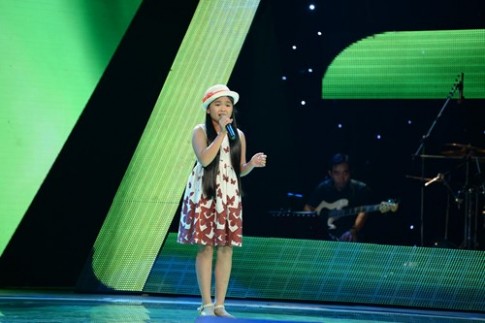 Cô bé nhà nông “hạ gục” toàn bộ khán giả, HLV Giọng hát Việt nhí