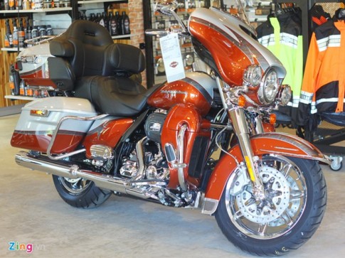 Harley Davidson CVO 2014 vừa về Việt Nam với giá gần 2 tỷ đồng