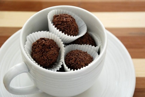 Học làm kẹo chocolate truffles đơn giản mà ngon mê li