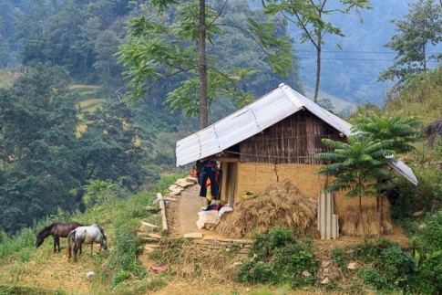 Lên Hà Giang vượt đèo khó, ‘bò’ qua Xín Mần