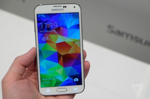 Samsung: Đây là lý do tại sao Galaxy S5 tốt hơn HTC One M8