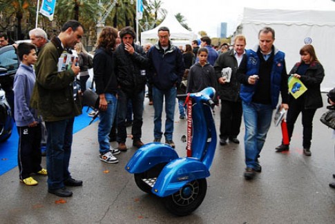 Vespa Segway: Đồ độc cho fan của Vespa