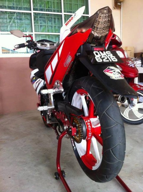 Yamaha X1R trắng đỏ nổi bật