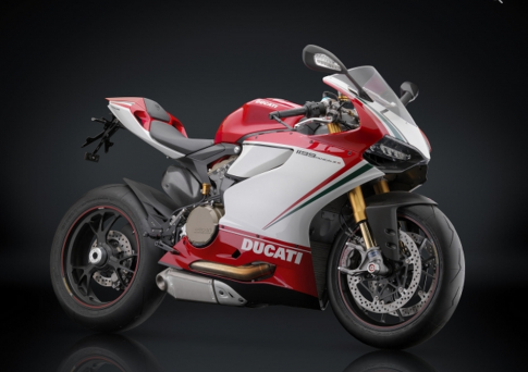Ducati 1199 Panigale S khác lạ với dàn đồ chơi khủng