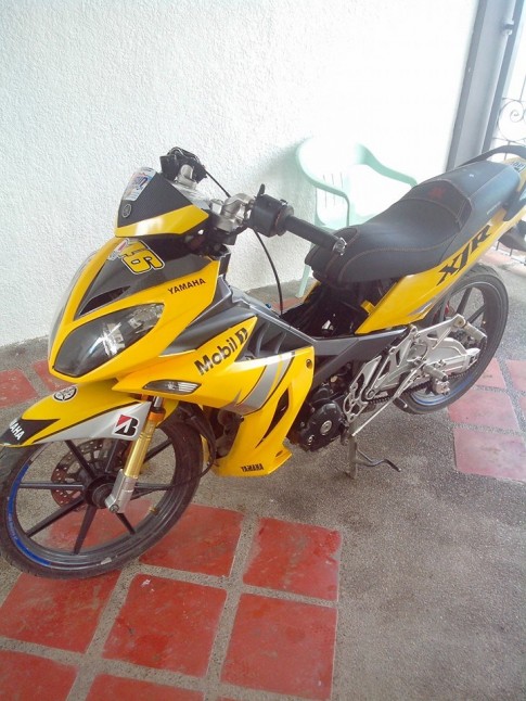 Yamaha X1R vàng ‘chóe’