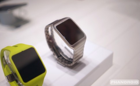 [CES 2015] Nhĩn kĩ hơn vẻ đẹp của Sony Smartwatch 3 bản kim loại