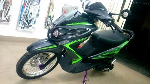 Mio 125 nổi bật trong đêm tối