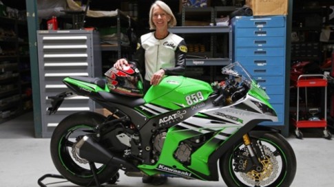 Quyết tâm phá kỷ lục tốc độ 319 km/h của nữ Biker trên chiếc Ninja ZX-10R