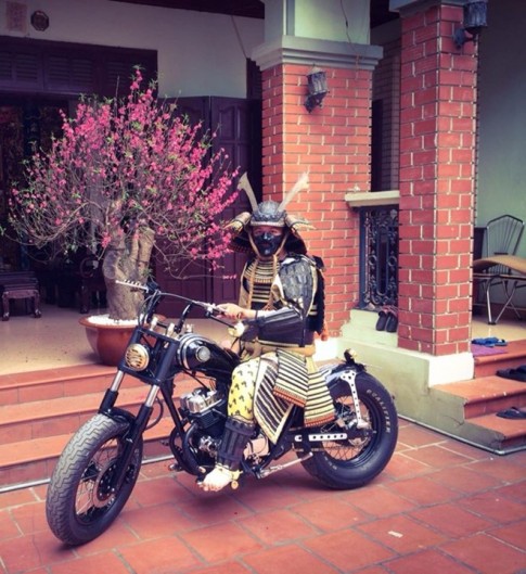 Samurai lái môtô PKL đón Tết ở Hà Nội
