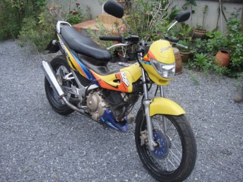 Suzuki Raider 125cc phong cách đình đám một thời