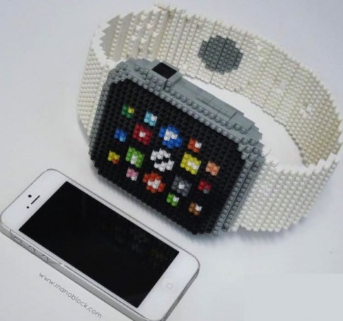 Chiếc Apple Watch cỡ lớn ráp từ 800 khối Nanoblock