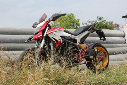 Cận cảnh Ducati Hyperstrada độ siêu khủng của biker Nha Trang