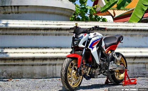 Honda CB650F độ siêu chất với dàn đồ chơi hàng hiệu