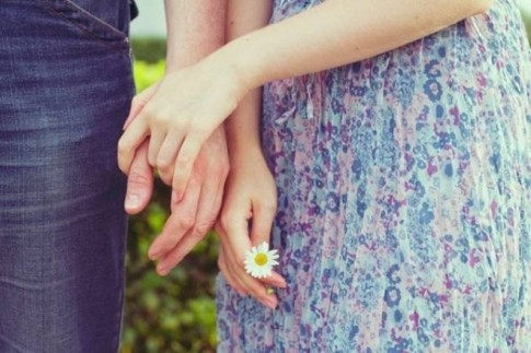 5 lý do vì sao bạn dễ dàng tha thứ cho tình đầu