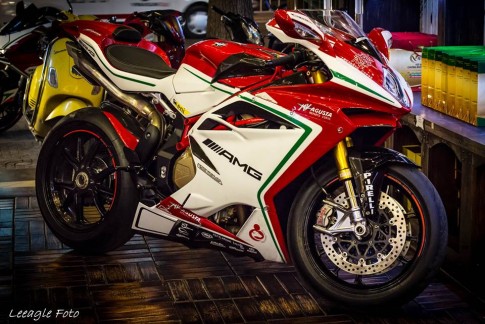 Cận cảnh vẻ đẹp của MV Agusta F4 RC 2015 tại Việt Nam